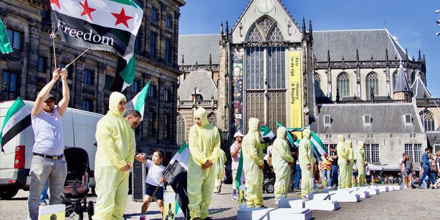 Hollanda'da Suriye İçin Dayanışma Gösterisi