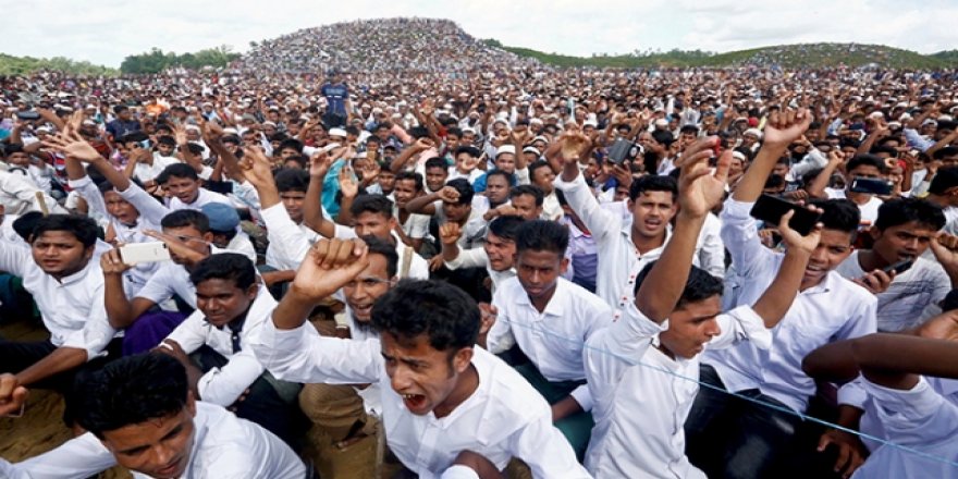 Bangladeş'teki Arakanlılardan Protesto