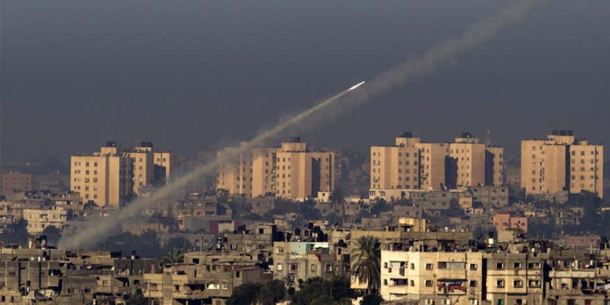 Kuşatma Altındaki Gazze'den Siyonist Yerleşimcilere Roket Atıldı