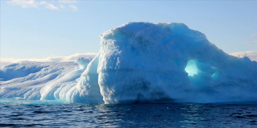 Grönland'da Temmuzda 179 Milyar Ton Buz Eridi