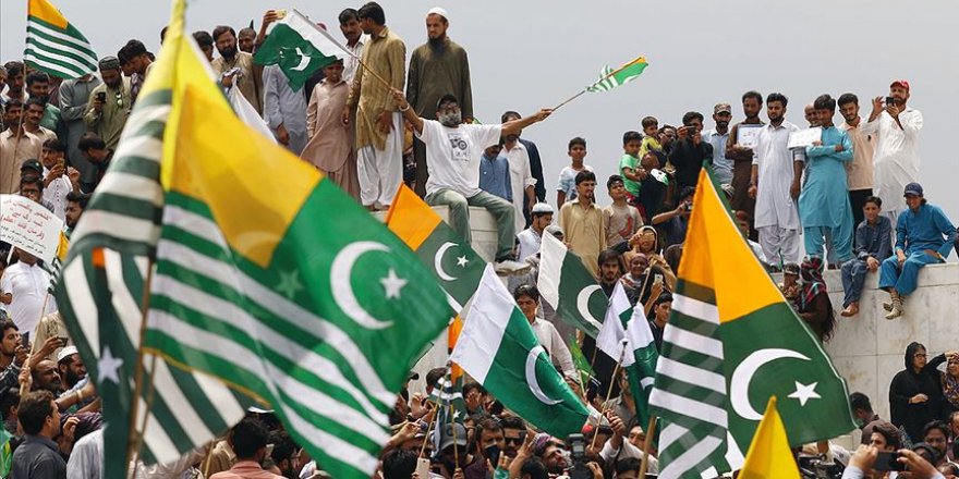 Pakistan Halkı Keşmirlilerle Dayanışma İçin Sokaklara Çıktı