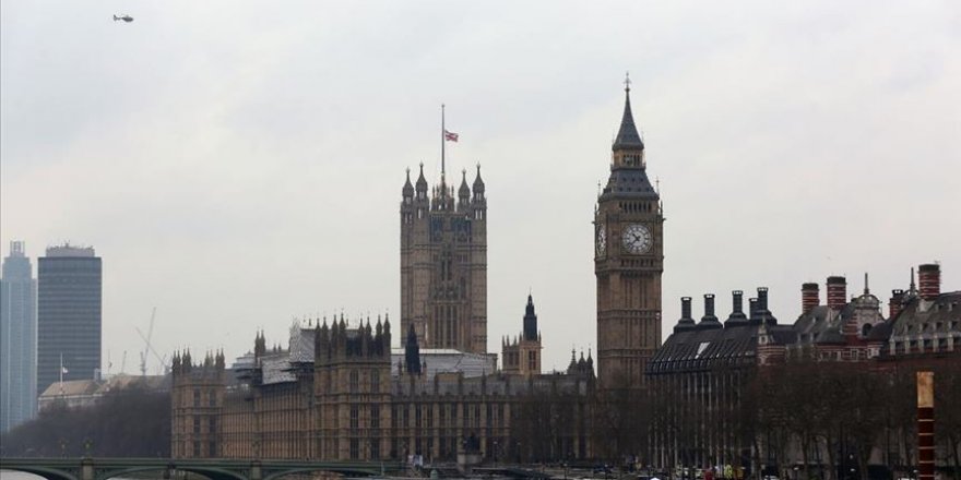 İngiltere'de Hükümet Parlamentodaki Çoğunluğunu Kaybetti