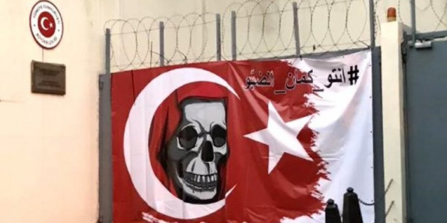 Lübnan'da Türkiye Büyükelçiliği Önünde Provokatif Gösteri