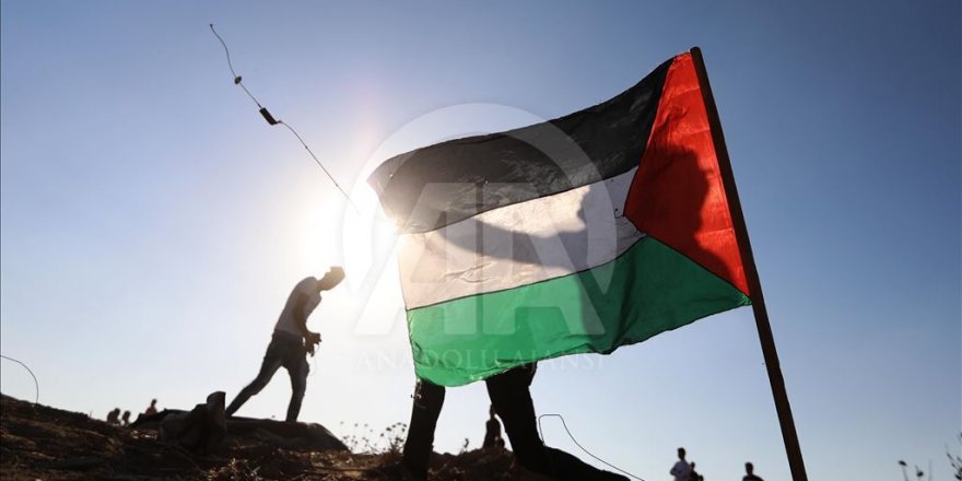 Siyonist İşgalciler Gazze'de İki Filistinliyi Şehit Etti