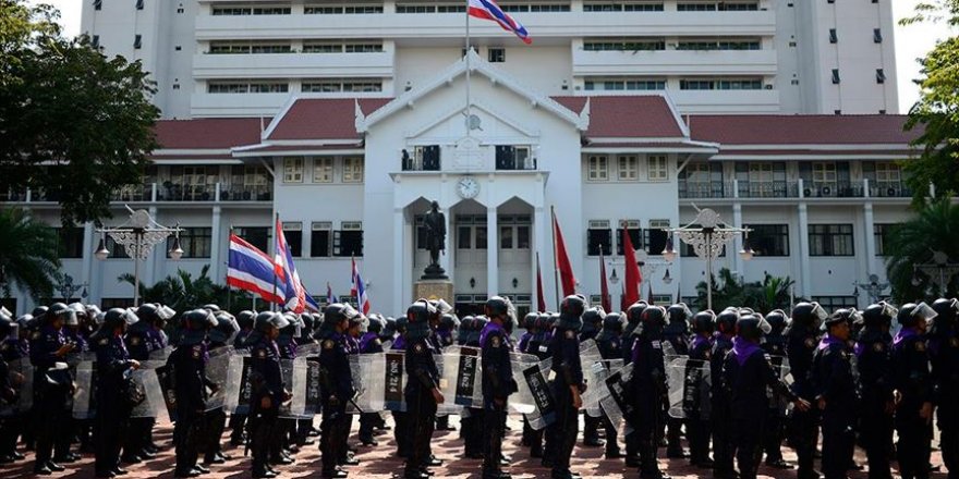 Tayland'da Polis Müslüman Öğrencilerin Şahsi Bilgilerini Topluyor