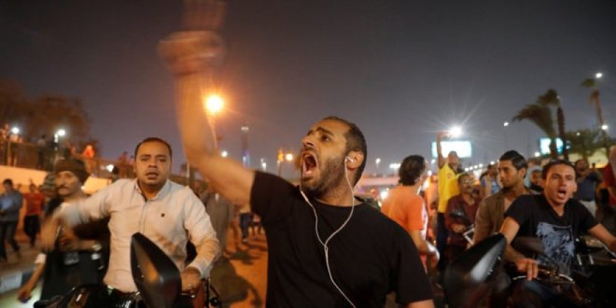 Belirsizlikler ile Beklentiler Sarkacında Mısır’daki Gösteriler