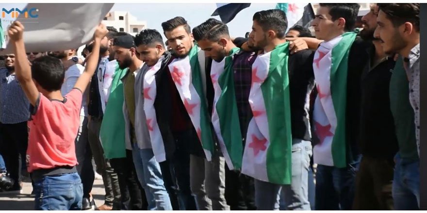 İdlib Üniversitesi Öğrencileri Esed Rejimini Protesto Etti