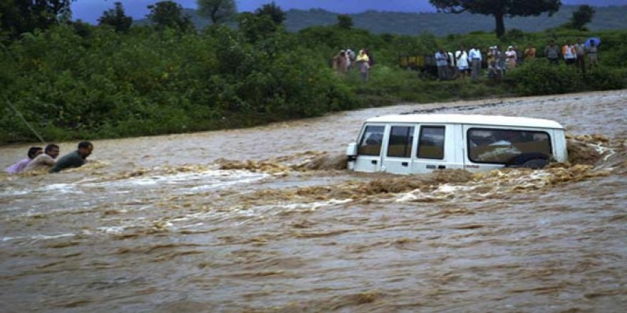 Muson Yağmurlarında Hayatını Kaybedenlerin Sayısı 140'a Yükseldi