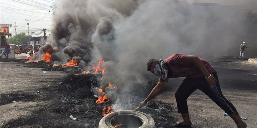 Irak’taki Protestolar ABD ile İran Arasında Sıkışmış Hükümeti Sarsıyor!