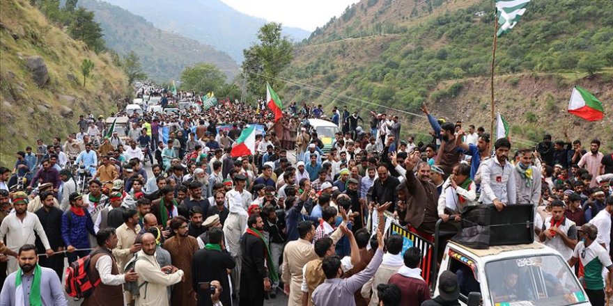 Pakistan’da Hindistan Sınırına Yürümek İsteyen Protestocular Güvenlik Gerekçesiyle Durduruldu