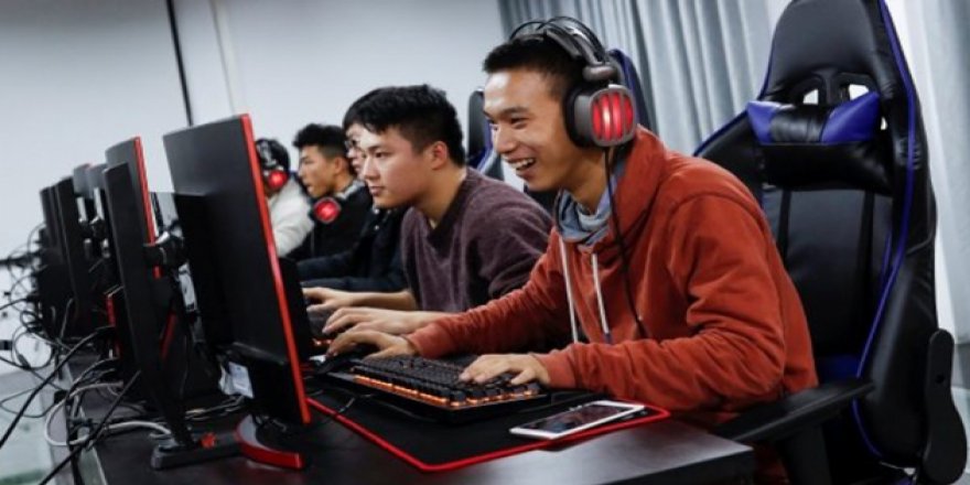 Çin'de Gençlerin Video İzlemesine Sınır Getiriliyor