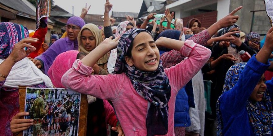 Cammu Keşmir'de Gösteri Yapan Kadınlar Gözaltına Alındı