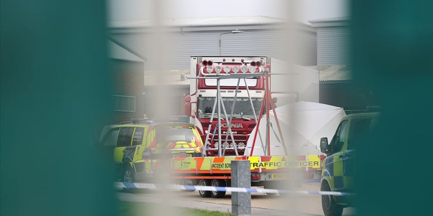 İngiltere'de Tırın Arkasında Bulunan 39 Kişi Donarak Ölmüş