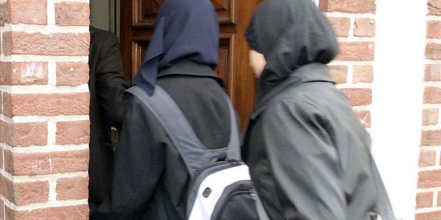 Fransa'da Müslümanların Yüzde 42'si En Az Bir Kez Ayrımcılığa Uğradı