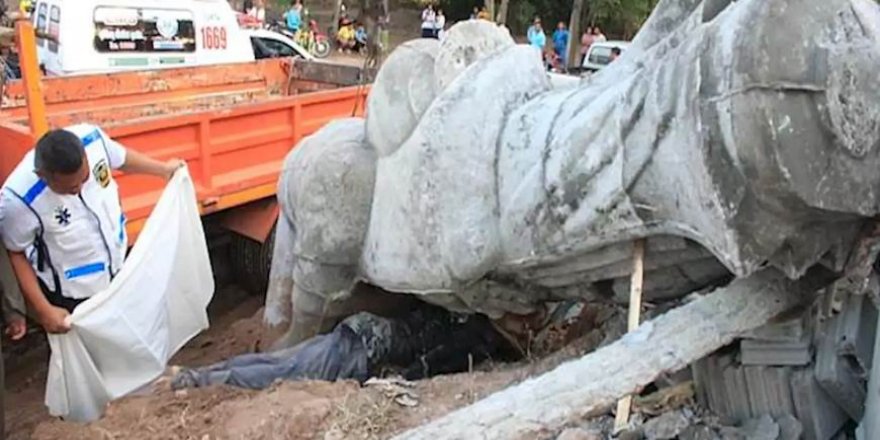 Taylandlı Dini Lider 'Şans Getiren' Buda Heykelinin Altında Kalarak Öldü