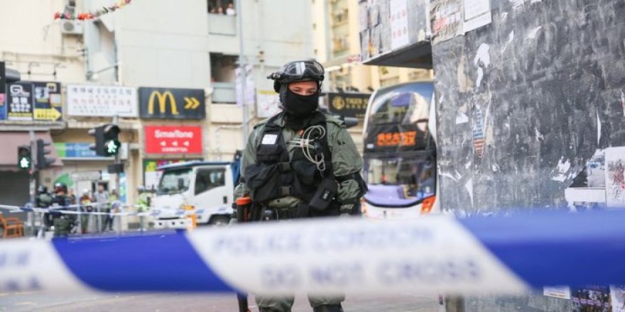 Hong Kong'da Canlı Yayında Gösterici Vuruldu