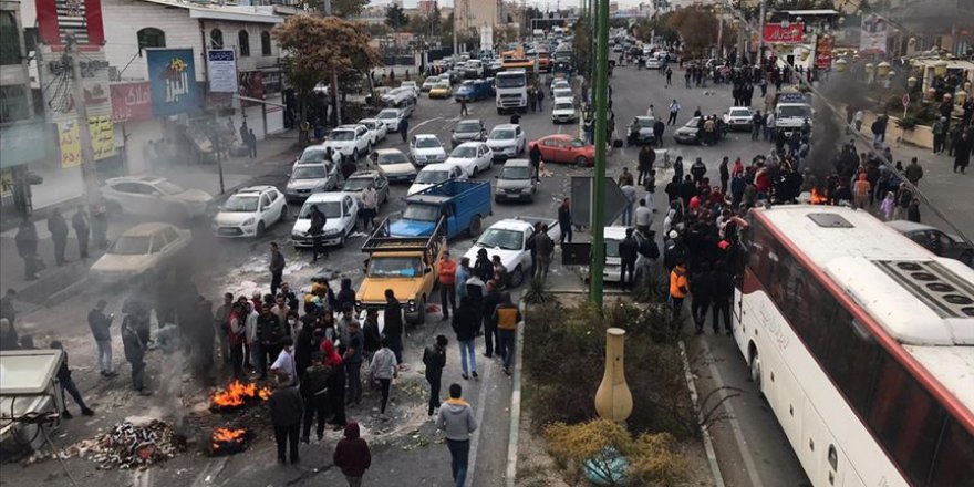 İran'da Benzin Zammı Protestoları Sürüyor