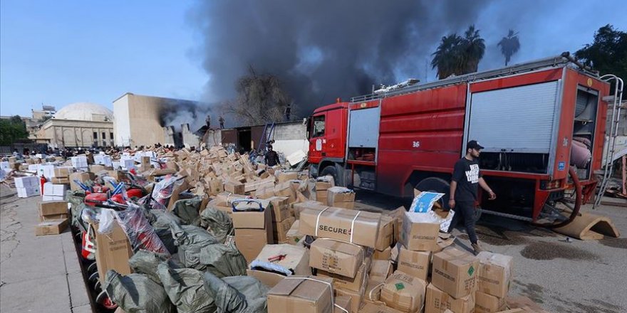 Bağdat'ta Bazı Mağazalara Ait Depolar Ateşe Verildi