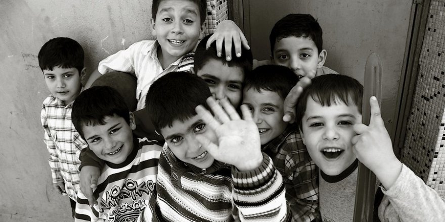 Gençlere, Çocuklara Tatil Tavsiyesi: Kendinize Bir İyilik Yapın ve Cep Telefonundan Uzaklaşın!  