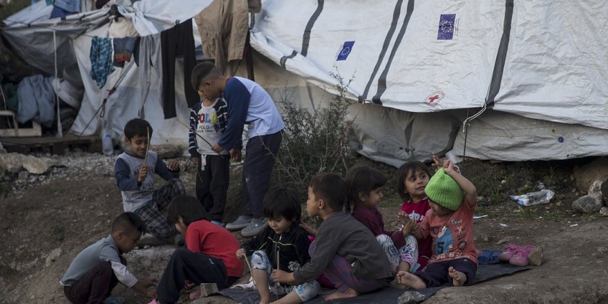 Moria'da Binlerce Mülteci Zor Koşullarda Yaşam Mücadelesi Veriyor