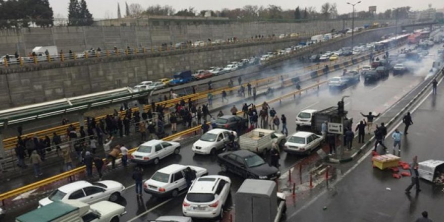 İran'da Zamdan Sonra Benzin Tüketimi Yüzde 22 Düştü