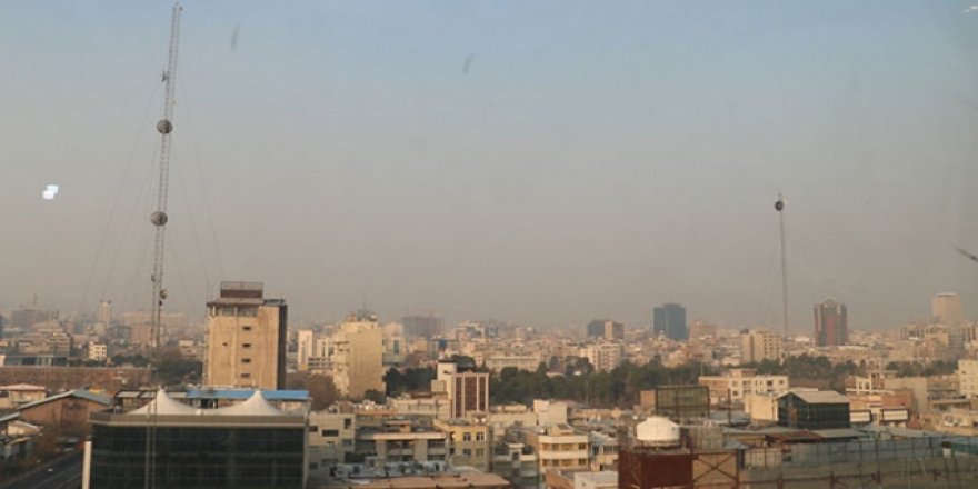 Tahran'da Hava Kirliliği Nedeniyle Okullar Tatil Edildi