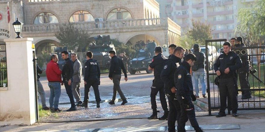 Görevden Uzaklaştırılan HDP'li Kızıltepe Belediye Başkanı Yılmaz Tutuklandı