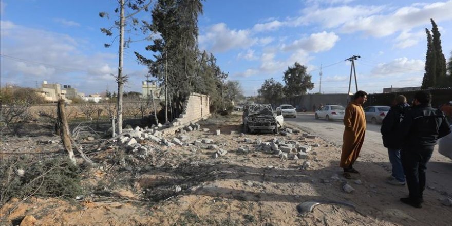 Darbeci Hafter Güçleri Zaviye Kentini Bombaladı