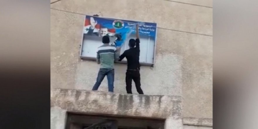 Der’a’da Rejimin Belediye Binası Ateşe Verildi!