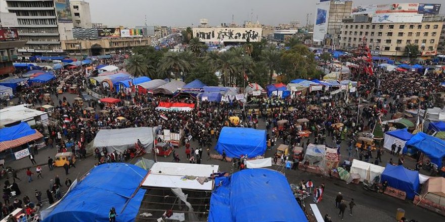 Irak'ta Protestocular, Başkentteki Tahrir Meydanı'nda Toplandı 