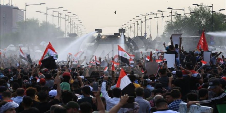 Kerbela'da Protestocular Haşdi Şabi’ye Ait Merkezi Yaktı 