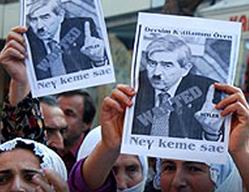 Alevilerin Onur Öymen'e Tepkileri Sürüyor