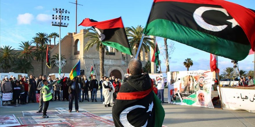 BAE, Darbeci Hafter'in Çetelerini Beslemeye Devam Ediyor