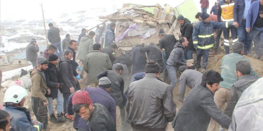 İran'daki Depremden Etkilenen Van'da 8 Kişi Hayatını Kaybetti