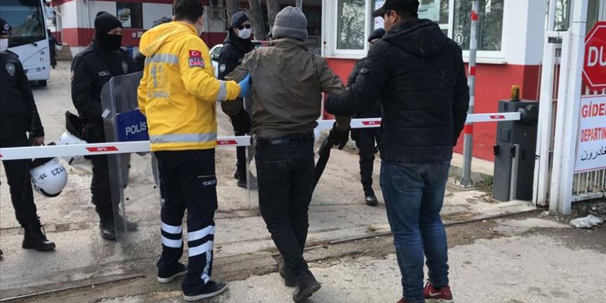 Yunan Sınırındaki Müdahalede Yaralanan Göçmenler Hastaneye Kaldırıldı