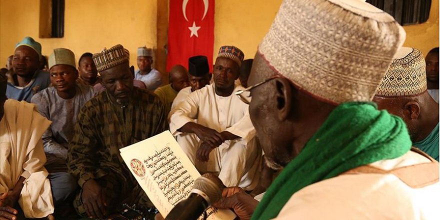 Nijeryalı Müslümanlar Türkiye Ordusu İçin Kur'an-ı Kerim Okudu ve Dua Etti