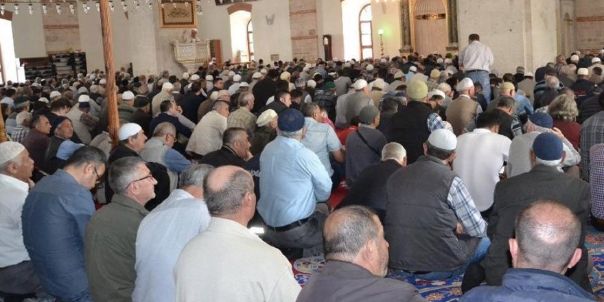Avusturya'da Cuma Namazları Geçici Olarak Kılınmayacak