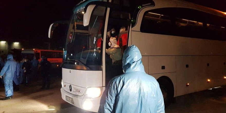Tunus ve Macaristan'dan Gelen Yolcular Kocaeli'de Öğrenci Yurduna Yerleştirildi