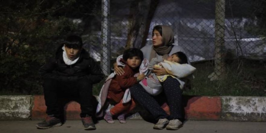 Yunanistan Sığınmacıları Yeşil Lazerle Kör Etmeye Çalışıyor