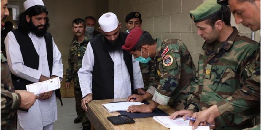 Afganistan'da 100 Taliban Üyesi Daha Serbest Bırakıldı