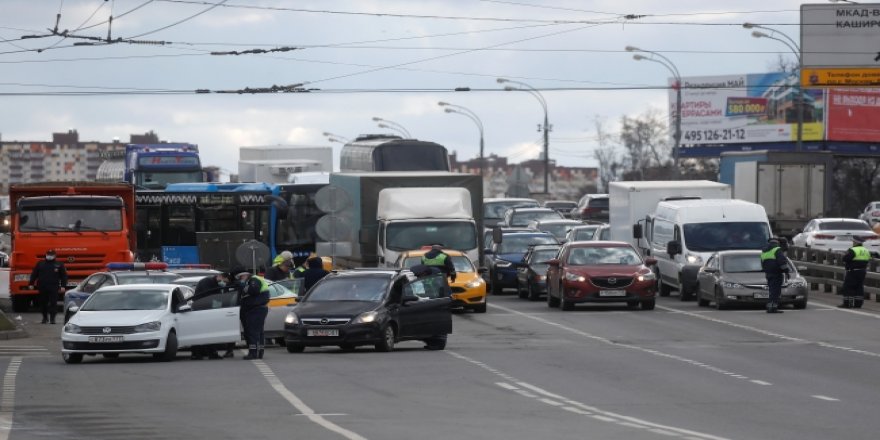 Rusya’da İzinli Sokağa Çıkma Uygulaması Başladı