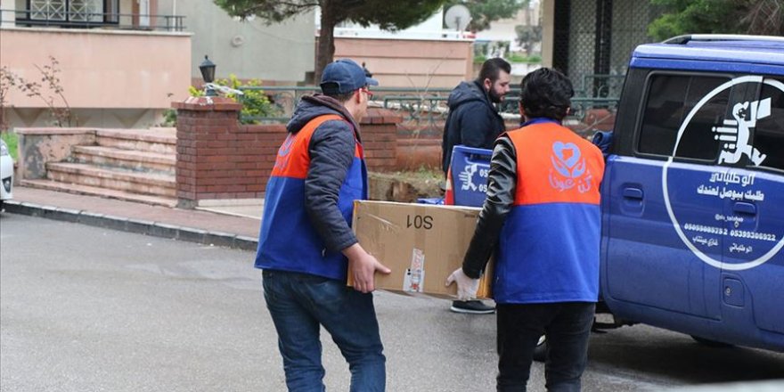 Suriyeli Gençler Topladıkları Yardımları İhtiyaç Sahibi Ailelere Ulaştırıyor
