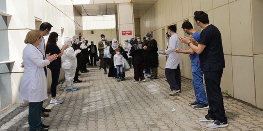 Türkiye'de Bugün Covid-19 Vakası 2 Bin 336, Vefat Sayısı 89 Oldu