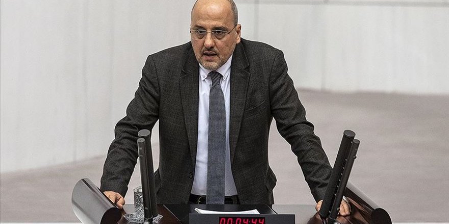 HDP İstanbul Milletvekili Ahmet Şık Partisinden İstifa Etti