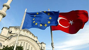 “AB Hıristiyan kulübü ve marşında teslis var”