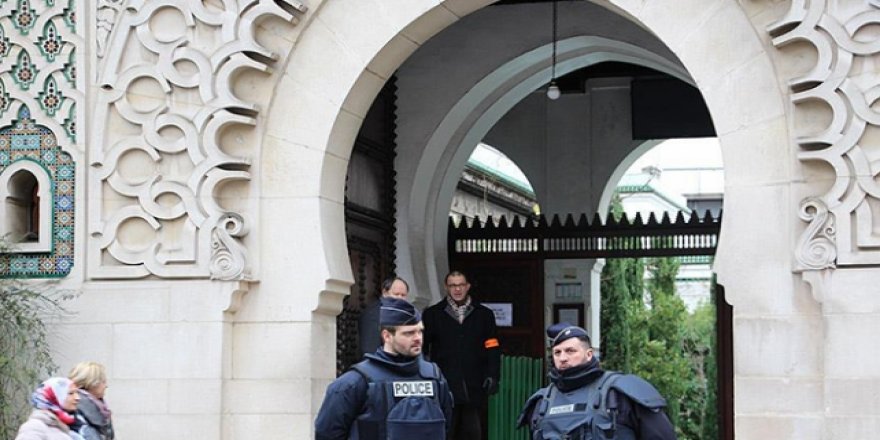 Fransa'da Hükümete 'Müslümanlara Ayrımcılık' Tepkisi
