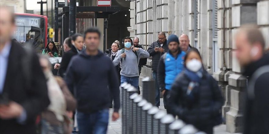 İngiltere'de Kovid-19 Nedeniyle Ölenlerin Sayısı 33 Bini Aştı