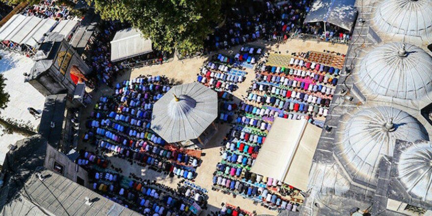 Camilerde 12 Haziran'dan İtibaren Avlularda İbadet Edilmeye Başlanacak