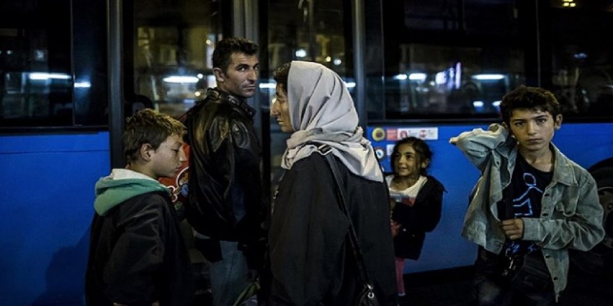 'Macaristan, Sığınmacıları 4 Haftadan Fazla Tutamaz'