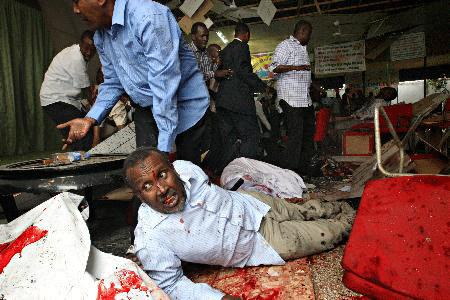 Somali'de Saldırı: 3'ü Bakan 19 Ölü!